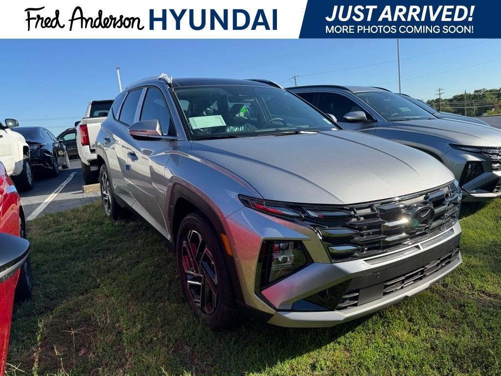 new 2025 Hyundai TUCSON Hybrid car, priced at $42,386