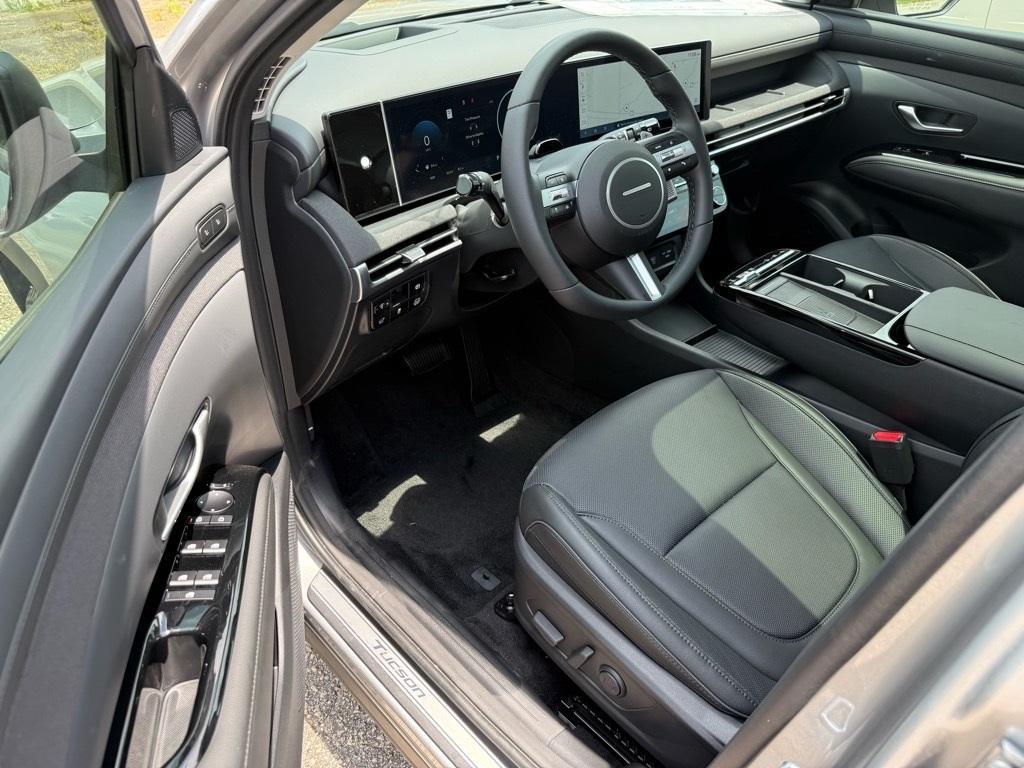 new 2025 Hyundai TUCSON Hybrid car, priced at $42,386