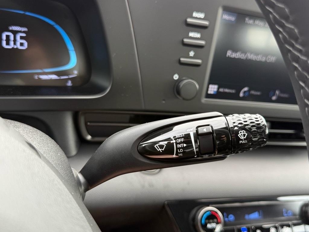 new 2025 Hyundai Elantra car, priced at $24,289