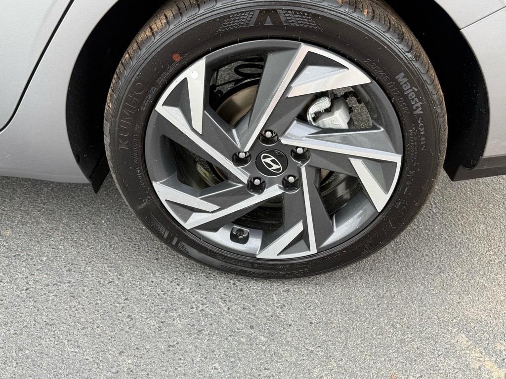 new 2025 Hyundai Elantra car, priced at $24,289