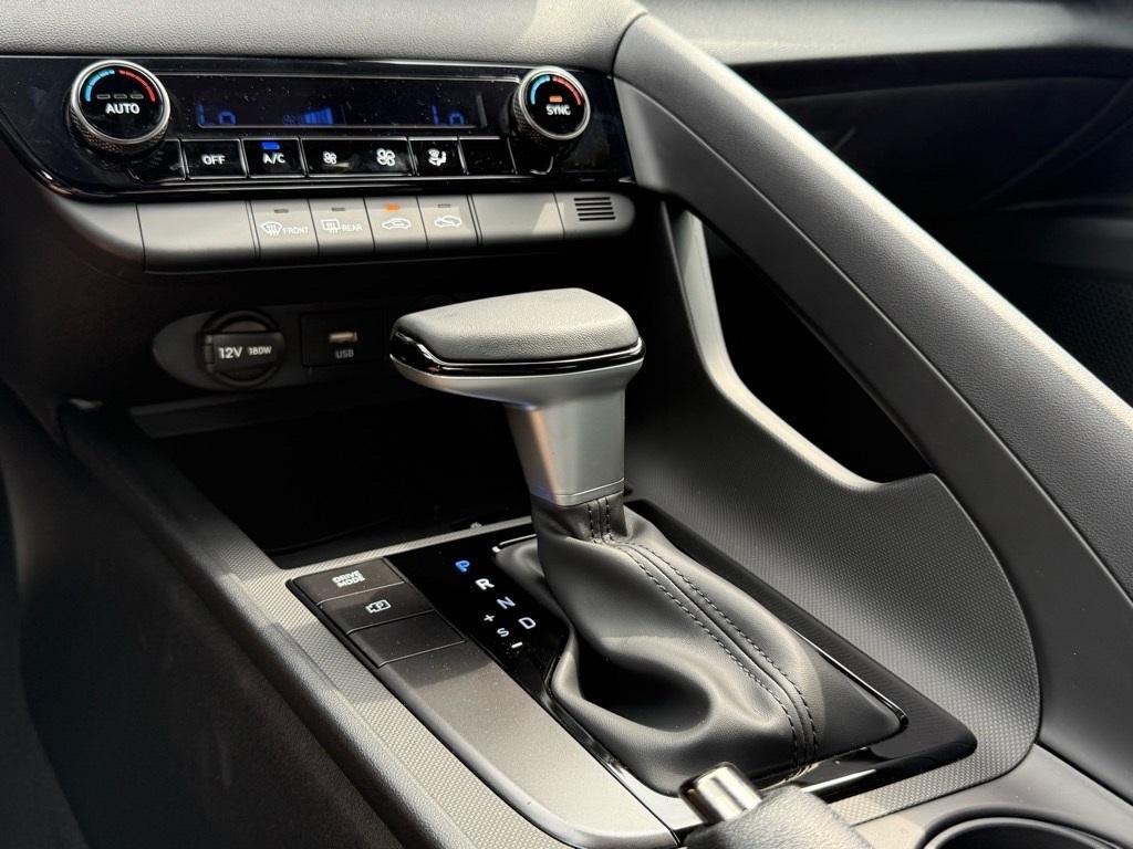 new 2025 Hyundai Elantra car, priced at $24,289