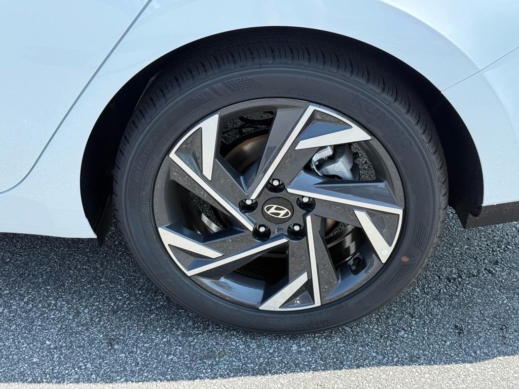new 2025 Hyundai Elantra car, priced at $22,561
