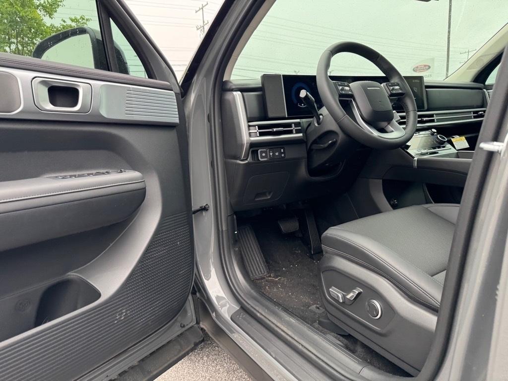 new 2025 Hyundai Santa Fe car, priced at $40,172