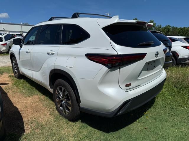 used 2023 Toyota Highlander car, priced at $38,185