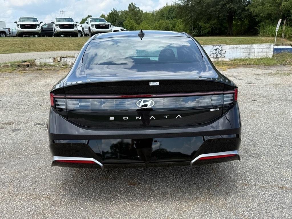 new 2025 Hyundai Sonata Hybrid car, priced at $32,257