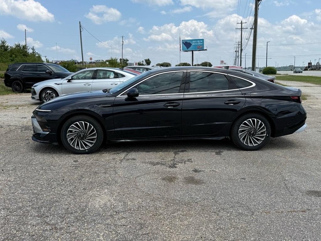 new 2025 Hyundai Sonata Hybrid car, priced at $32,257
