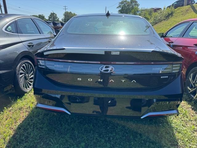 new 2025 Hyundai Sonata Hybrid car, priced at $32,257