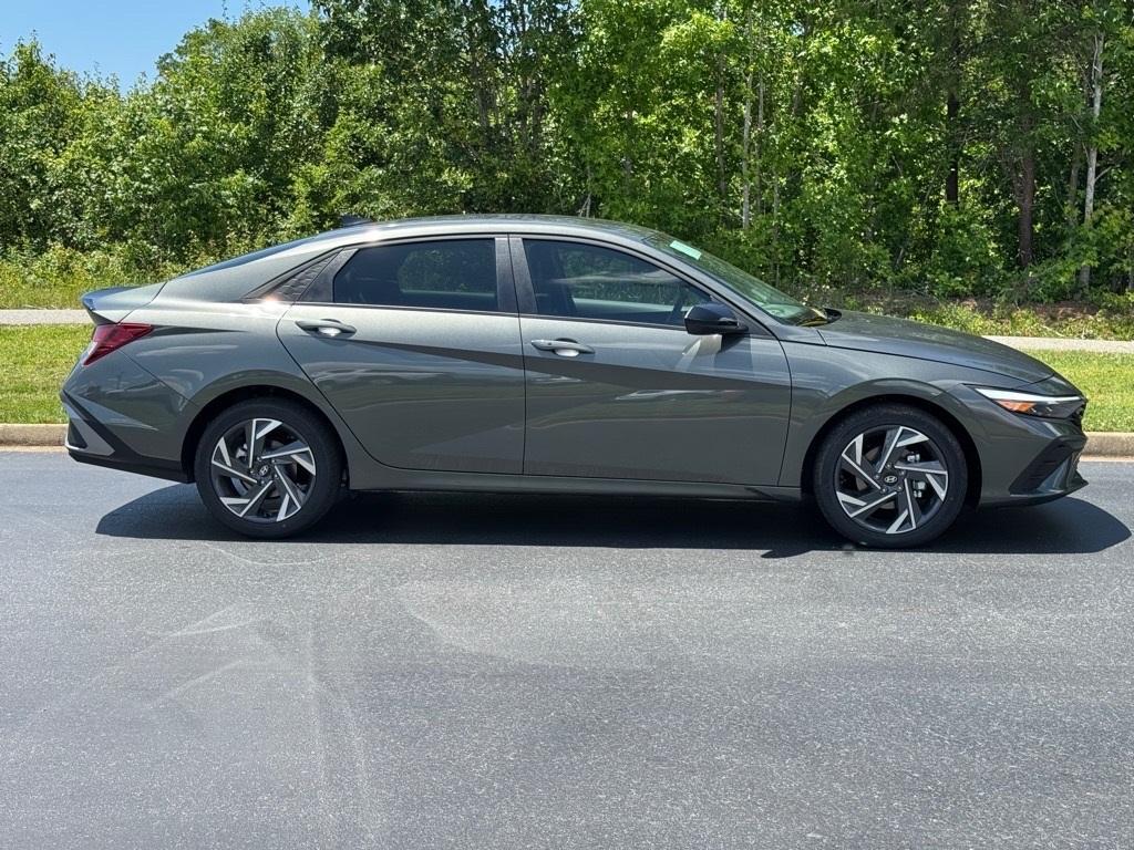 new 2025 Hyundai Elantra car, priced at $24,278