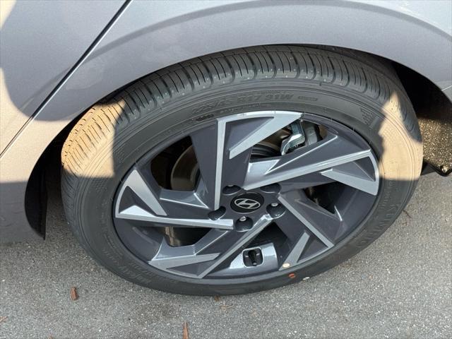 new 2025 Hyundai Elantra car, priced at $24,326