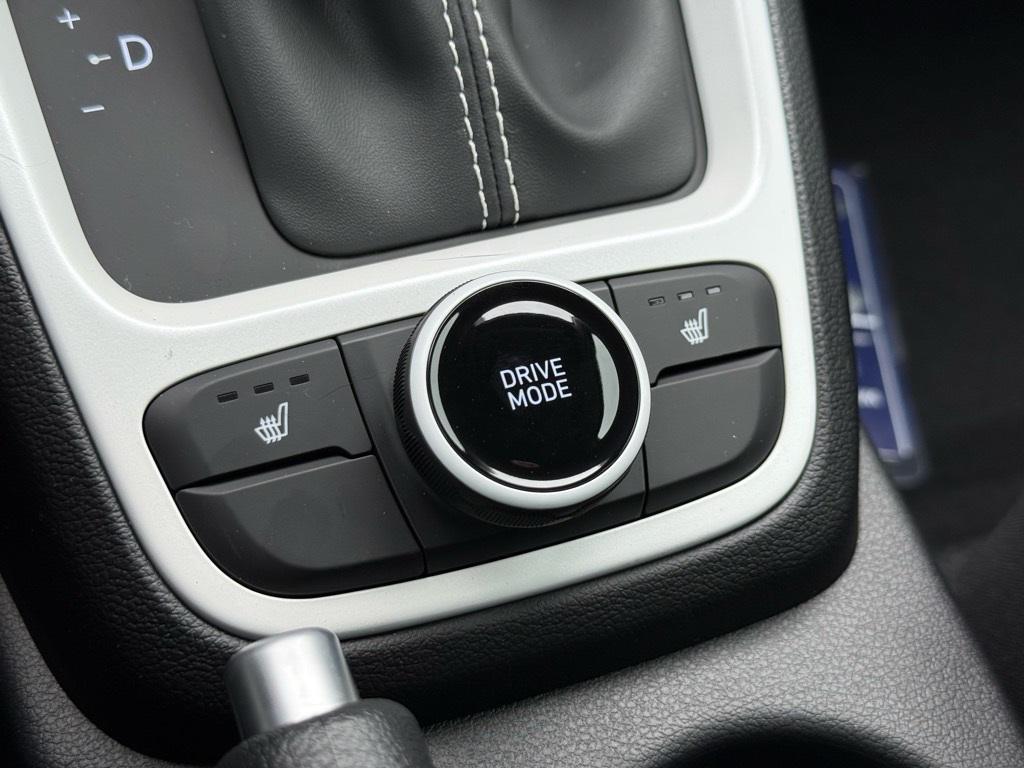 new 2025 Hyundai Venue car, priced at $25,457