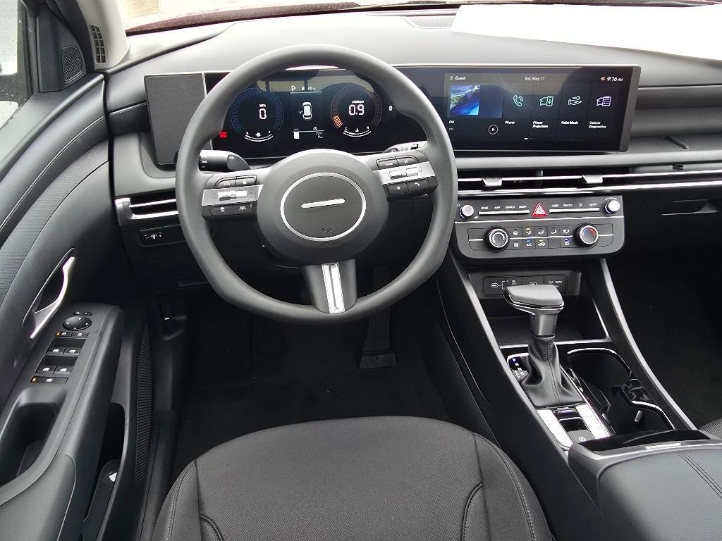 new 2025 Hyundai Tucson car, priced at $30,401