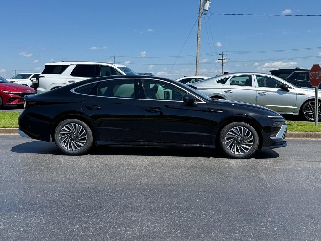 new 2025 Hyundai Sonata Hybrid car, priced at $38,514