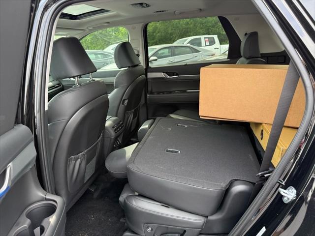new 2025 Hyundai Palisade car, priced at $47,214