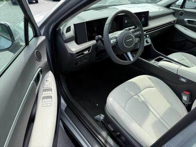 new 2025 Hyundai Sonata Hybrid car, priced at $32,282