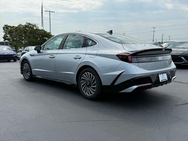 new 2025 Hyundai Sonata Hybrid car, priced at $32,282