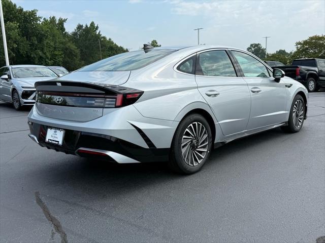 new 2025 Hyundai Sonata Hybrid car, priced at $32,282