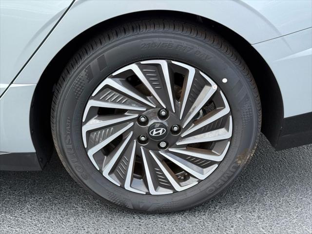 new 2025 Hyundai Sonata Hybrid car, priced at $32,282