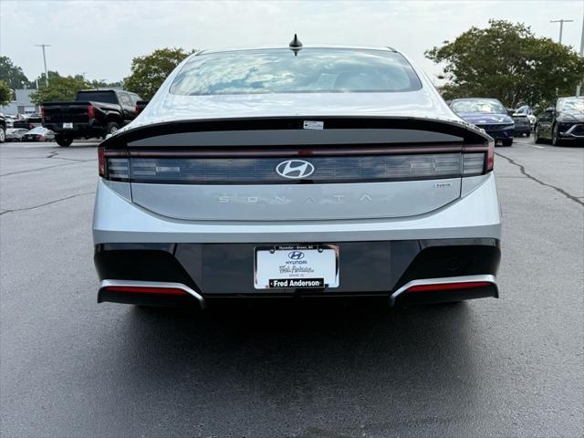new 2025 Hyundai Sonata Hybrid car, priced at $32,282
