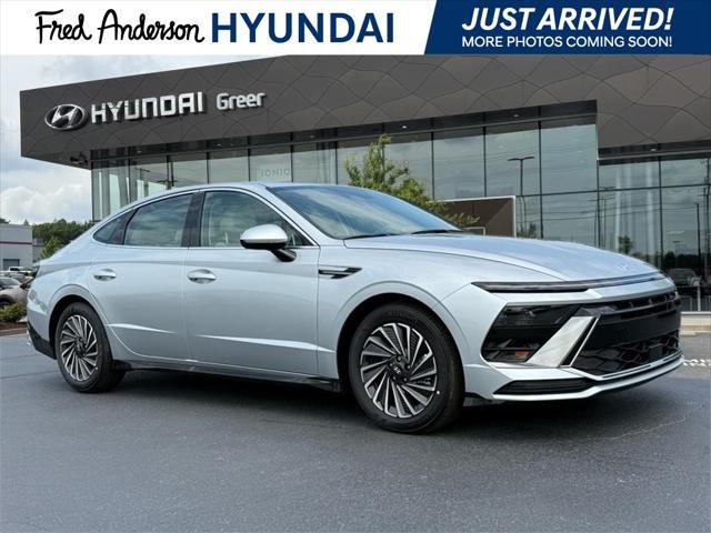 new 2025 Hyundai Sonata Hybrid car, priced at $32,282
