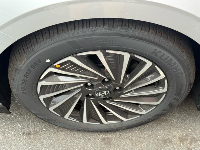 new 2025 Hyundai Sonata Hybrid car, priced at $32,282