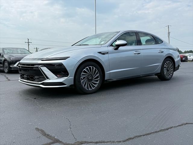 new 2025 Hyundai Sonata Hybrid car, priced at $32,282