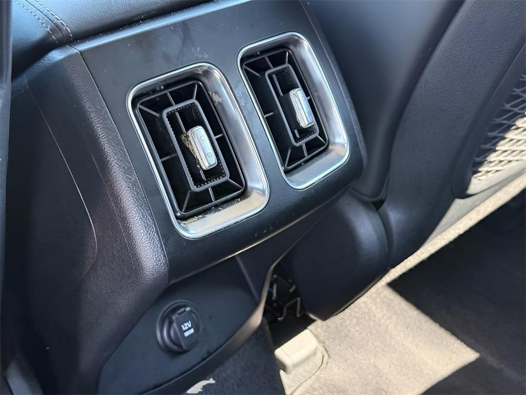 used 2024 Kia Sorento car, priced at $27,103