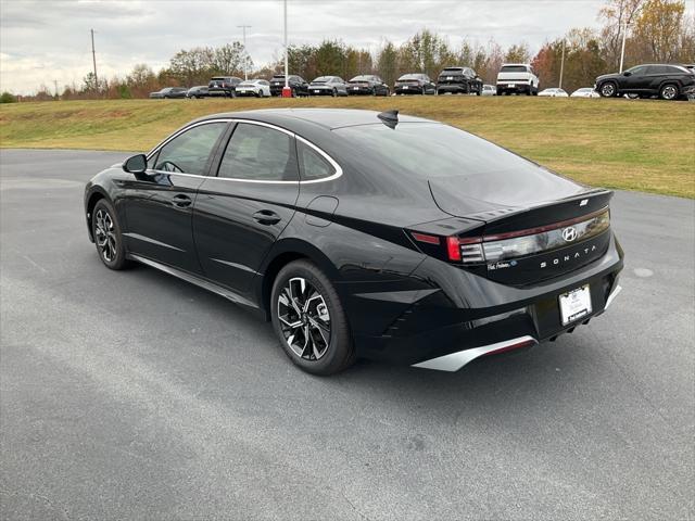 new 2024 Hyundai Sonata car, priced at $27,321