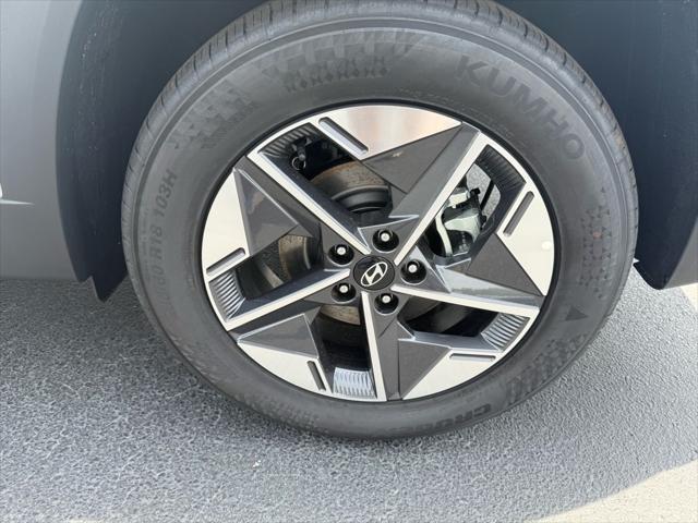 new 2025 Hyundai Tucson car, priced at $36,042
