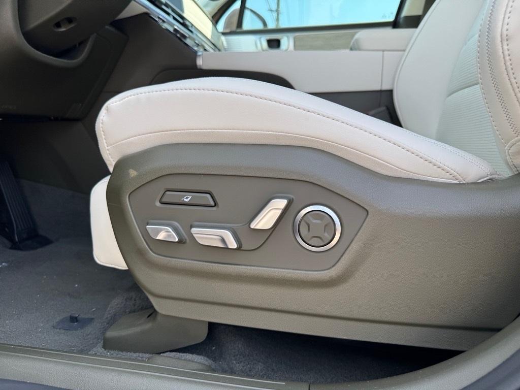 new 2025 Hyundai Santa Fe car, priced at $47,258