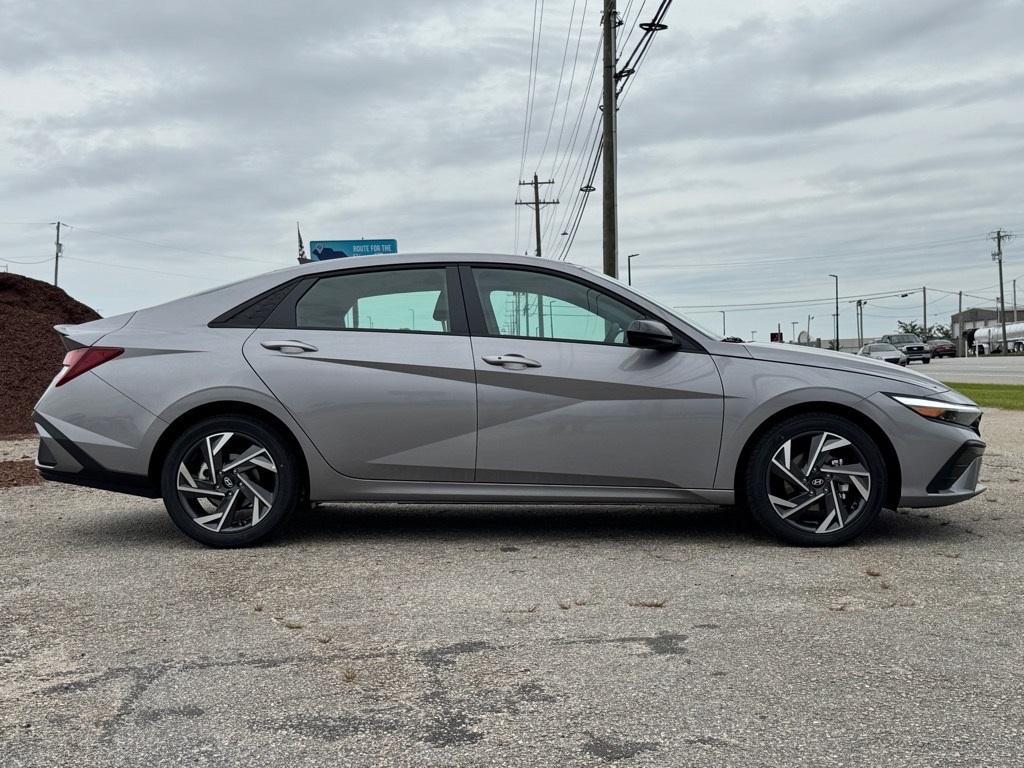 new 2025 Hyundai Elantra car, priced at $24,323