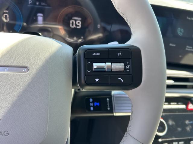 new 2025 Hyundai Santa Fe car, priced at $38,148