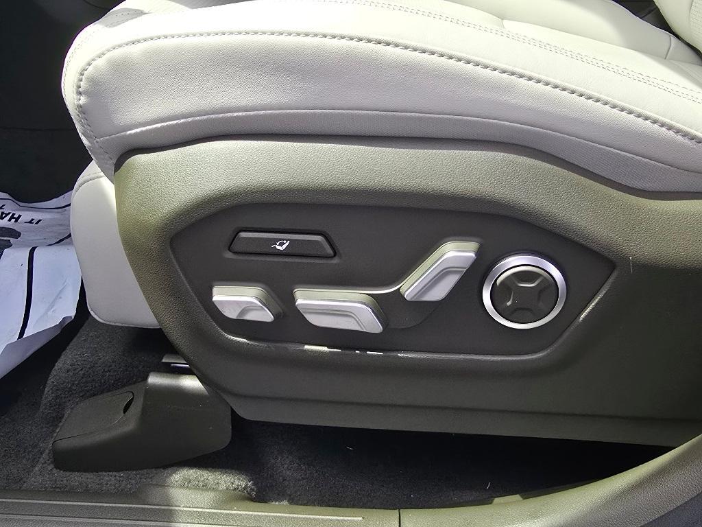 new 2025 Hyundai Santa Fe car, priced at $48,113