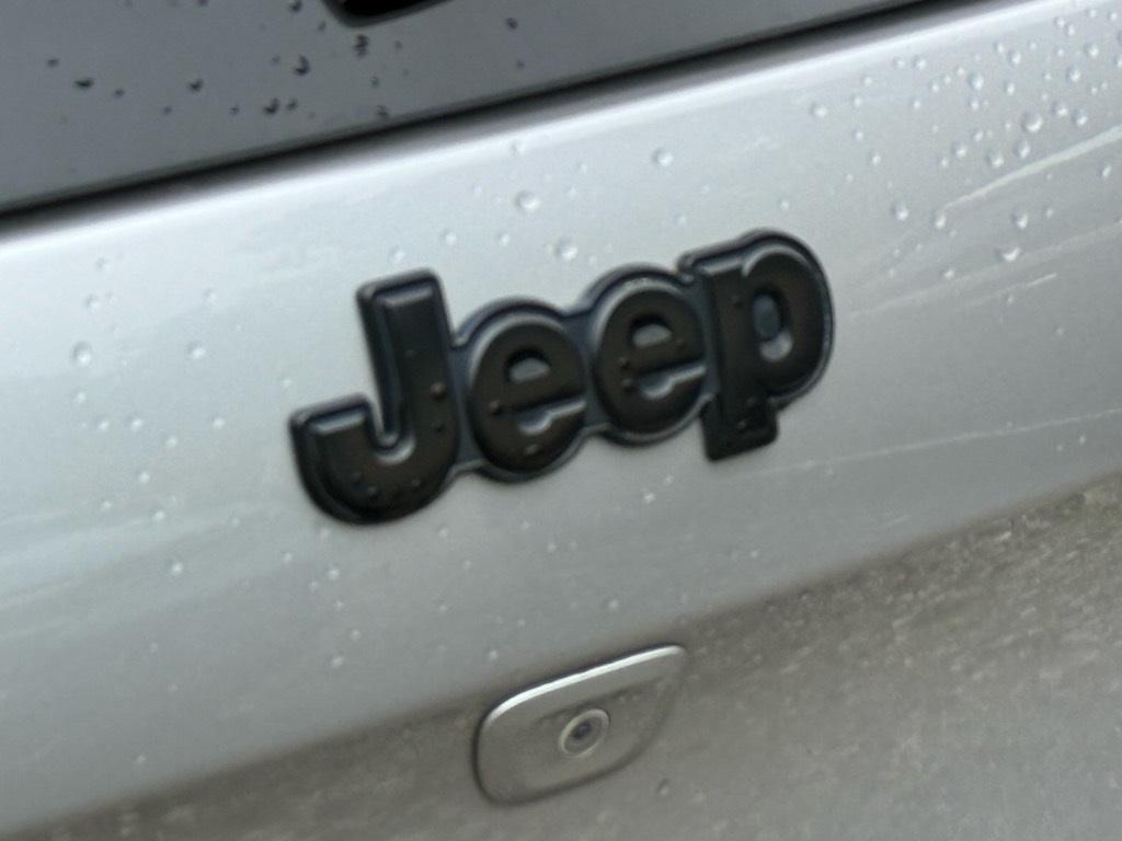 used 2018 Jeep Cherokee car, priced at $13,998