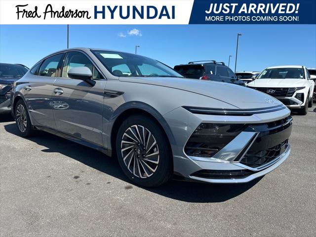 new 2025 Hyundai Sonata Hybrid car, priced at $32,282