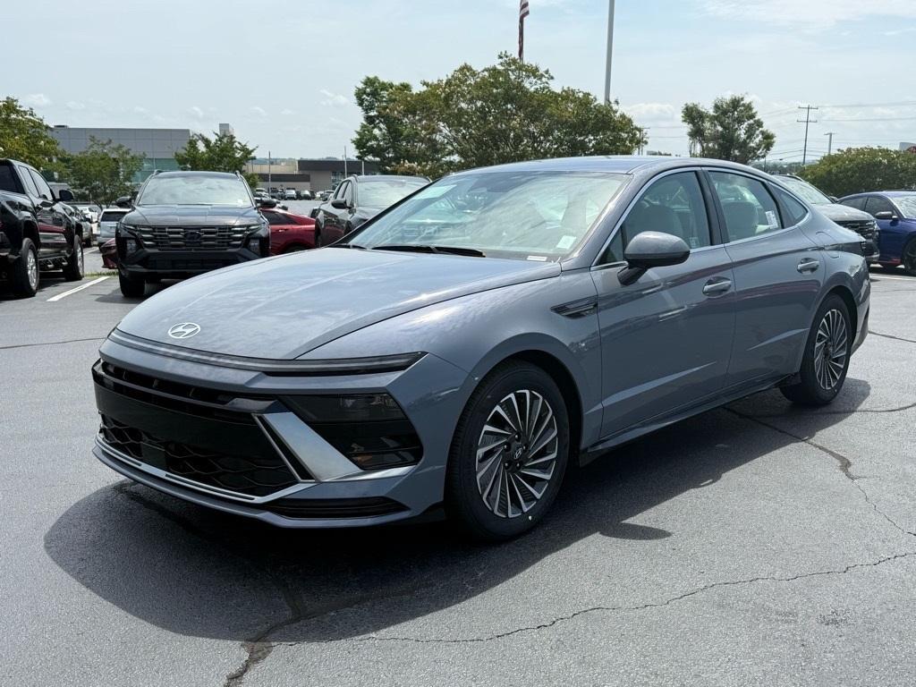 new 2025 Hyundai Sonata Hybrid car, priced at $32,282