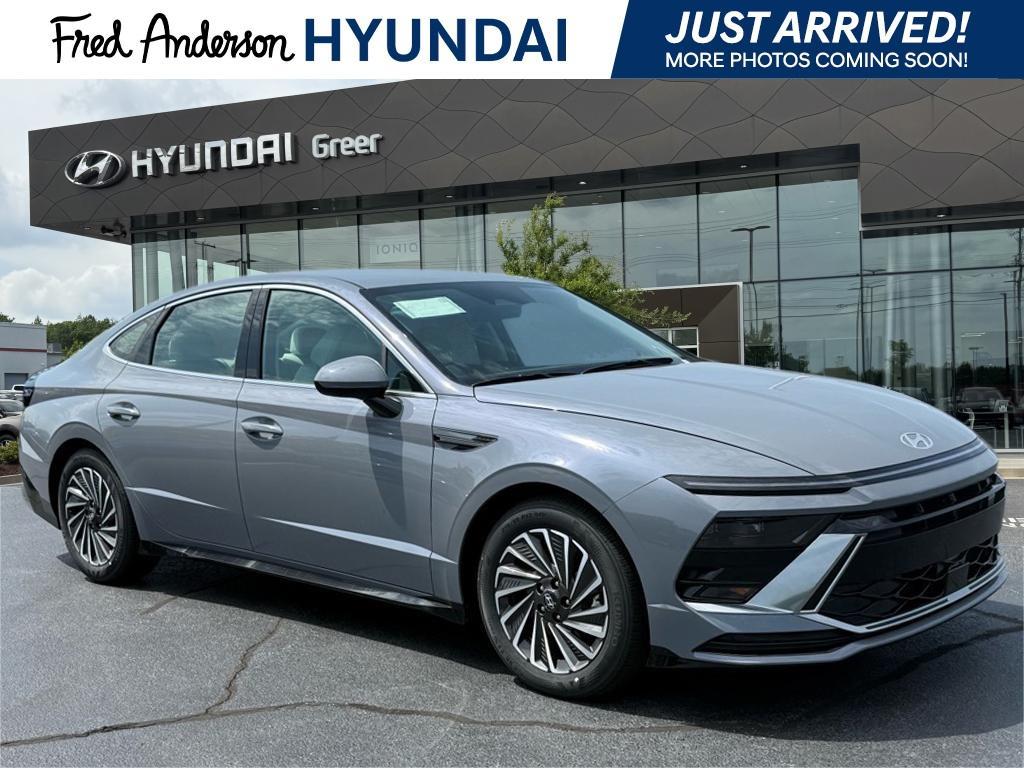 new 2025 Hyundai Sonata Hybrid car, priced at $32,282