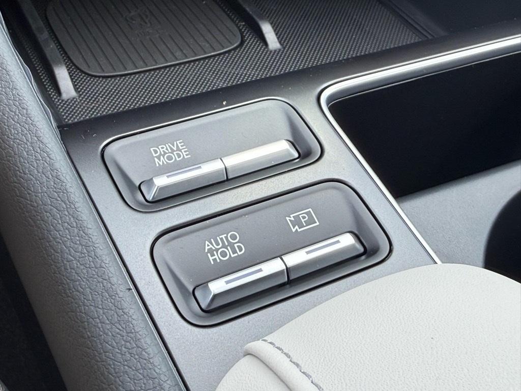 new 2025 Hyundai Sonata Hybrid car, priced at $32,282