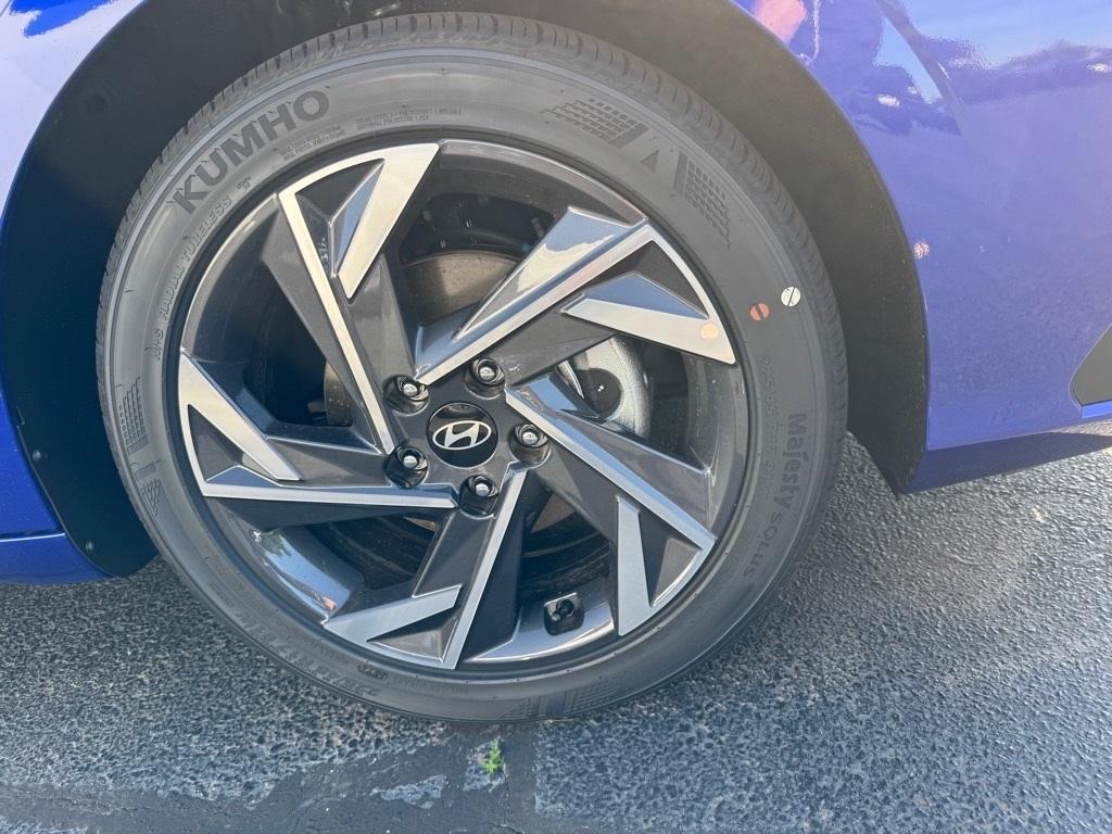 new 2025 Hyundai Elantra car, priced at $24,264