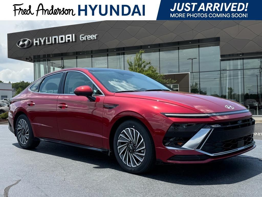 new 2025 Hyundai Sonata Hybrid car, priced at $39,047