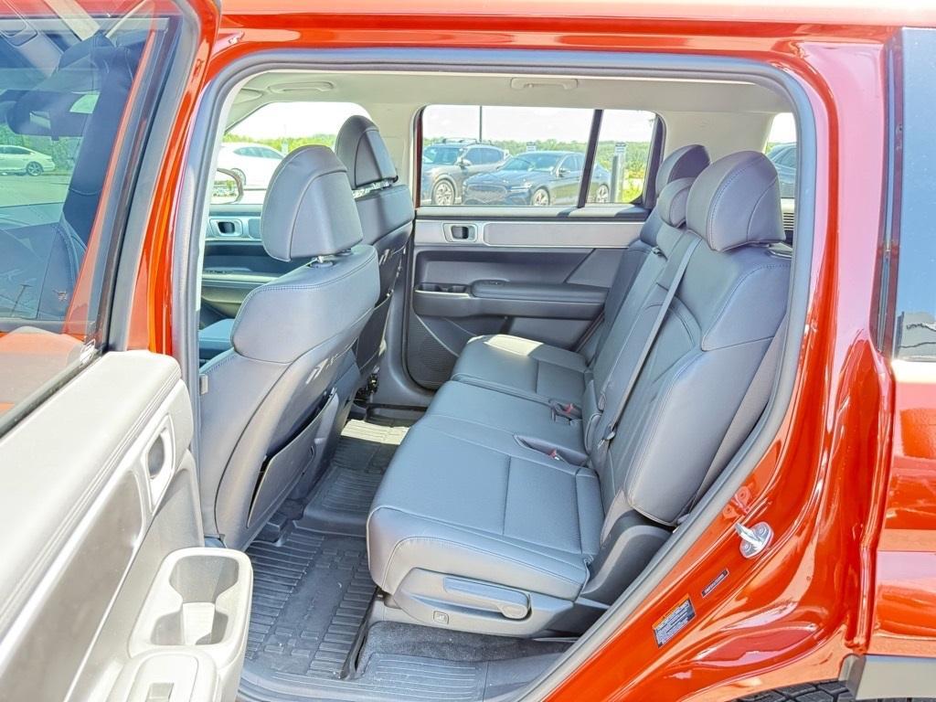 new 2025 Hyundai Santa Fe car, priced at $40,138