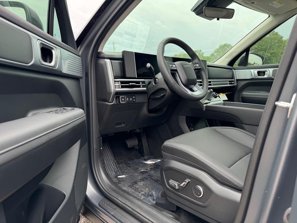 new 2025 Hyundai Santa Fe car, priced at $40,543