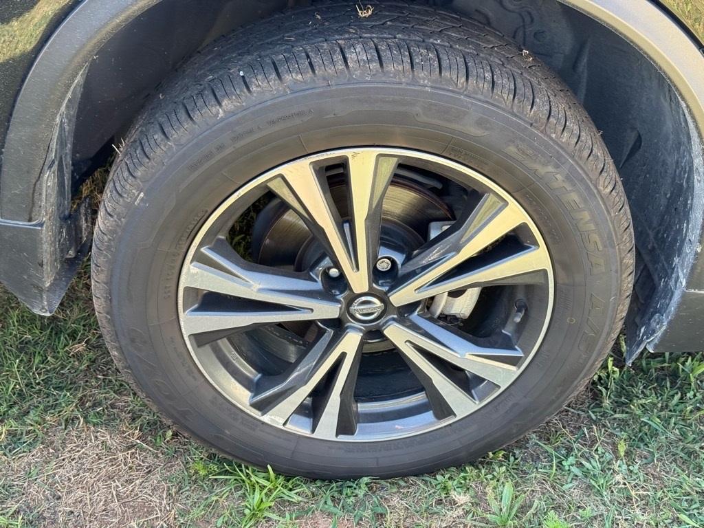 used 2020 Nissan Rogue car, priced at $15,565
