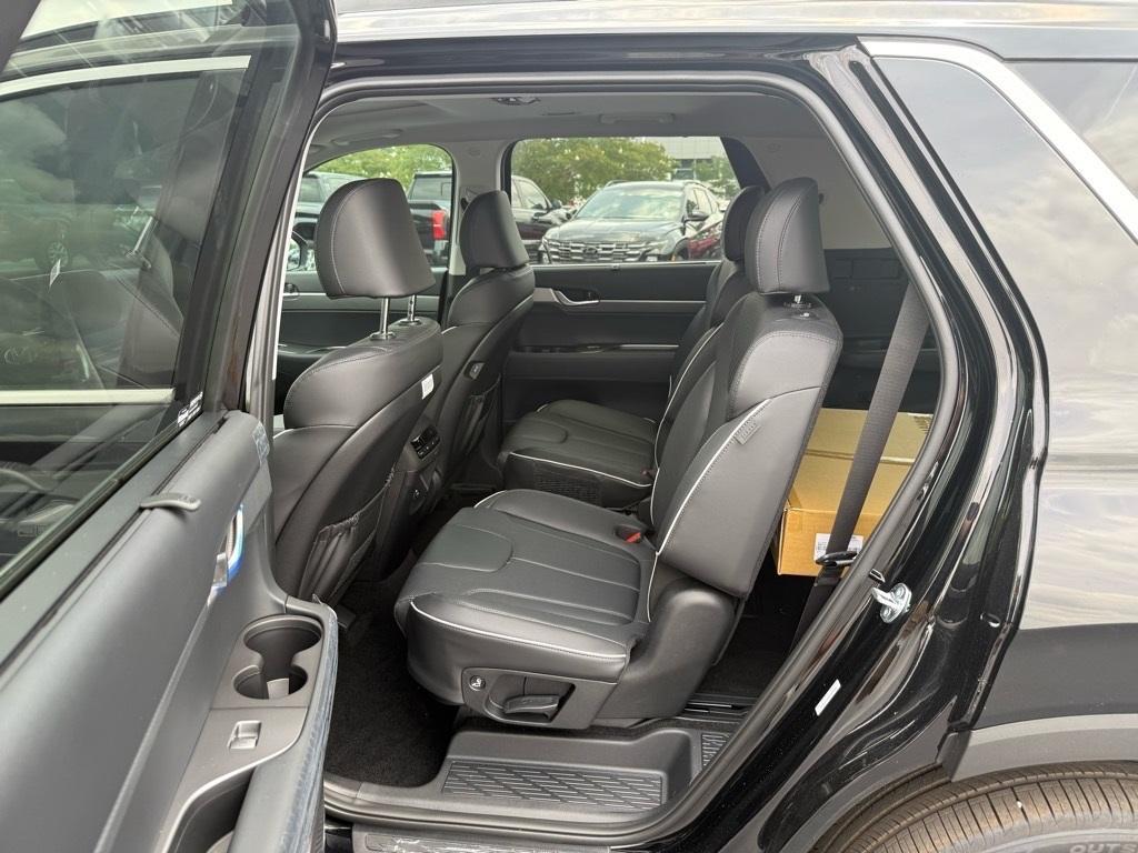 new 2025 Hyundai Palisade car, priced at $46,205