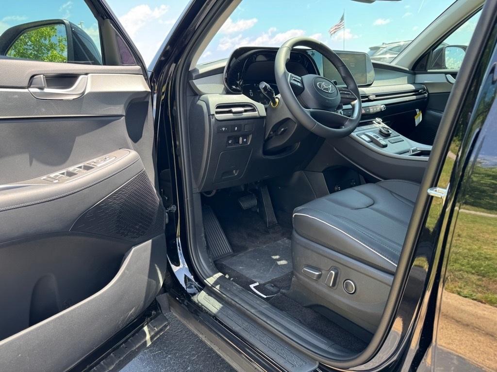new 2025 Hyundai Palisade car, priced at $44,220