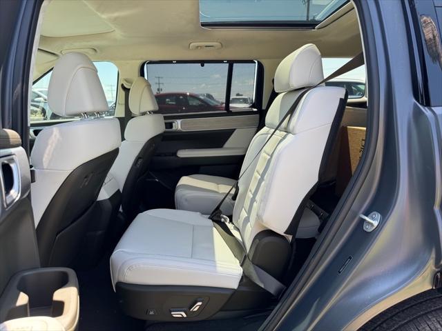 new 2025 Hyundai Santa Fe car, priced at $47,017