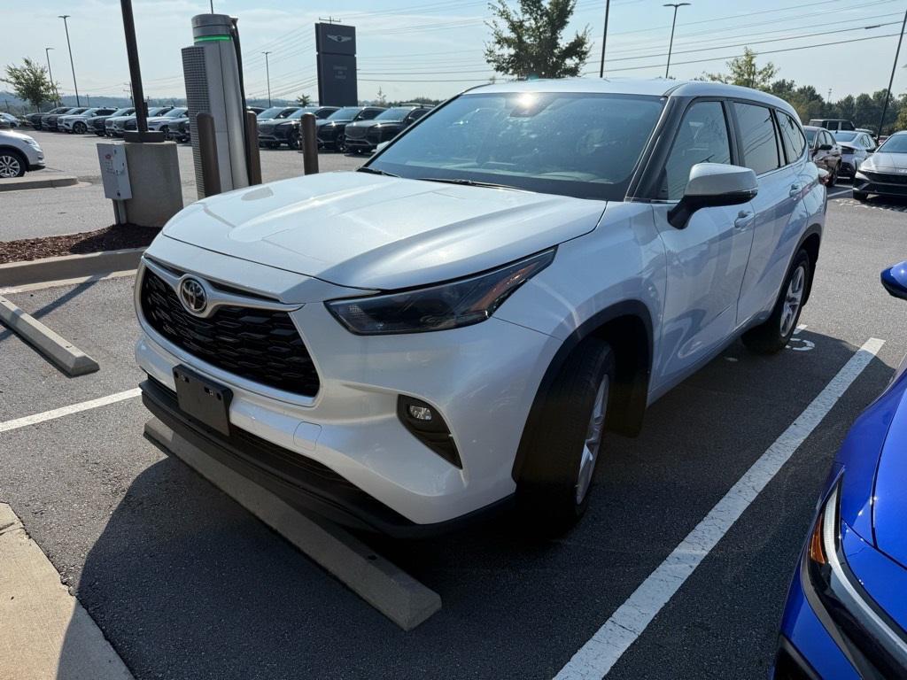 used 2023 Toyota Highlander car, priced at $34,230