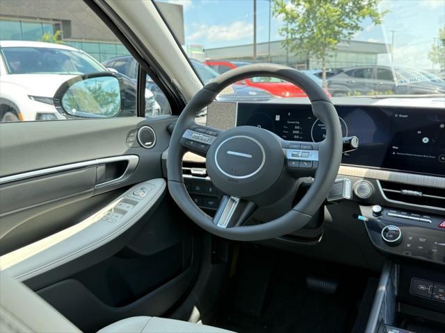 new 2025 Hyundai Sonata Hybrid car, priced at $38,542