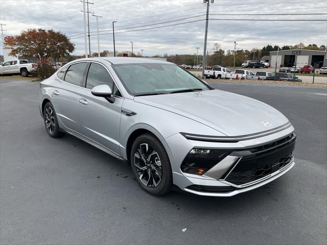 new 2024 Hyundai Sonata car, priced at $27,327