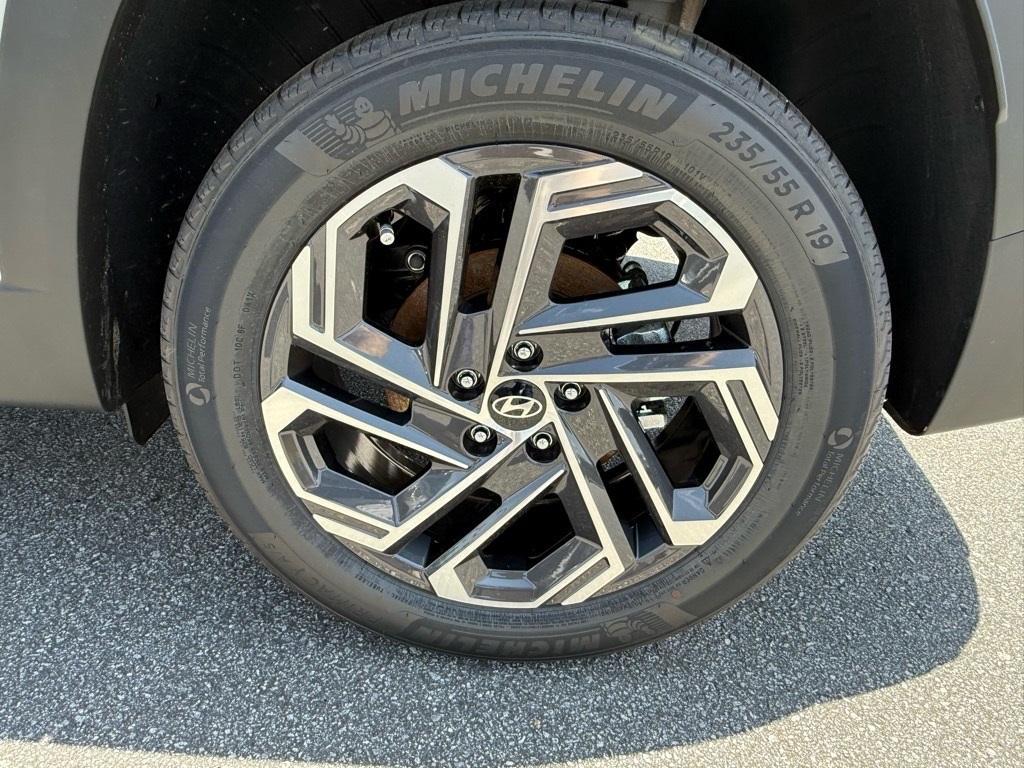 new 2025 Hyundai TUCSON Hybrid car, priced at $42,822
