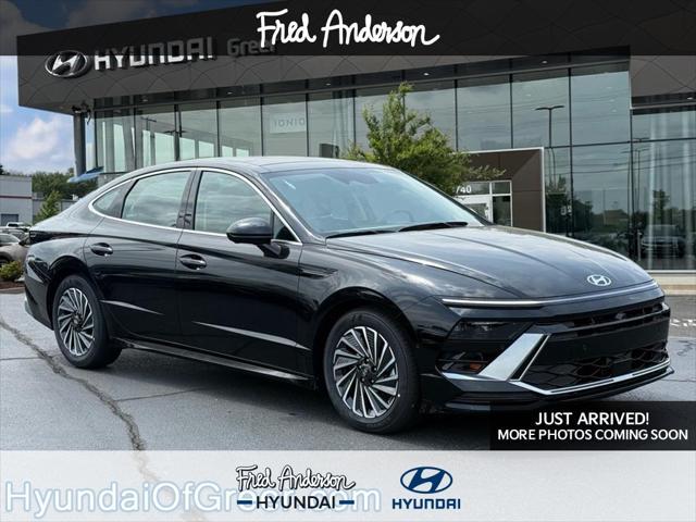 new 2025 Hyundai Sonata Hybrid car, priced at $38,514